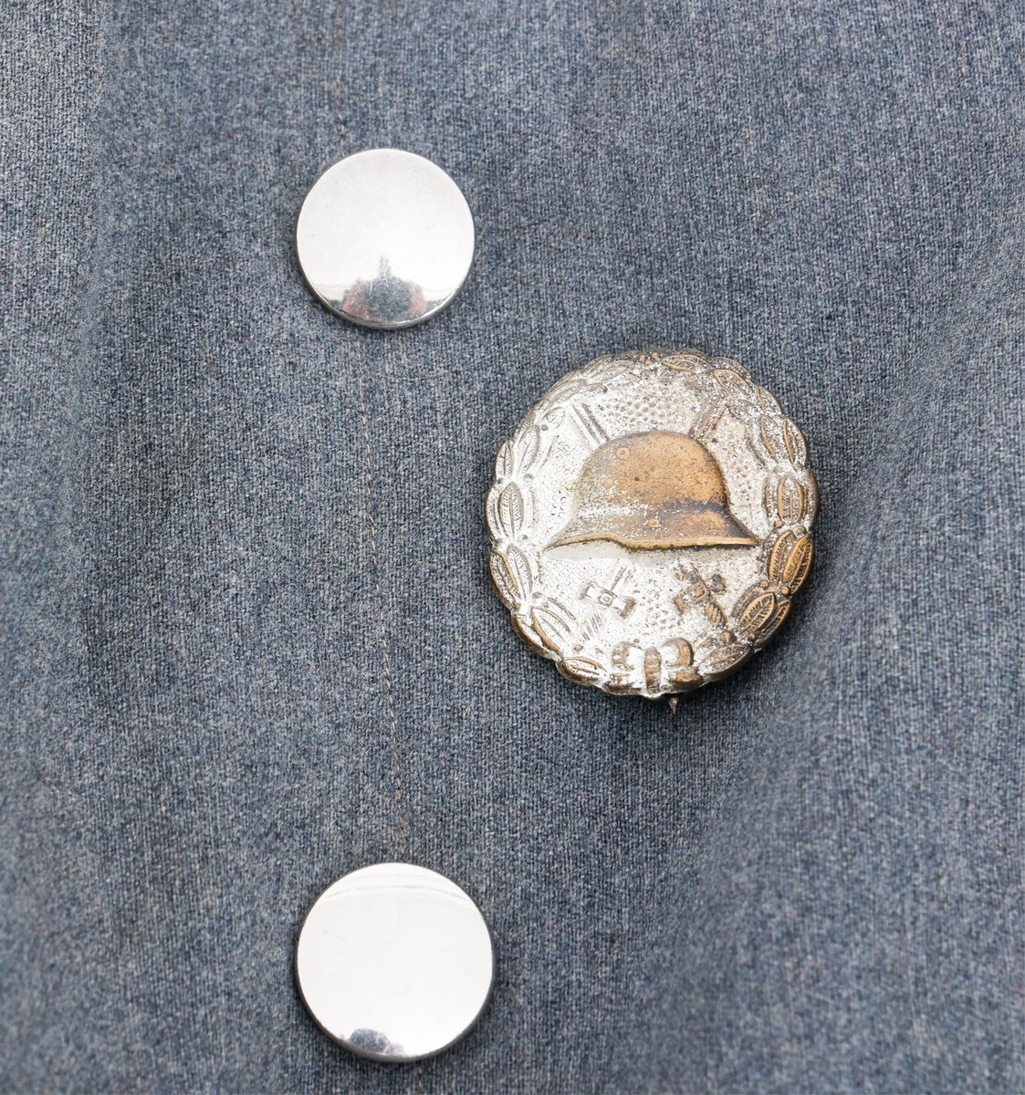 CenturionArms's tweet photo. On Auction Today | WWI French Army Infantry Officer Named Uniform and Medals - Lot 145167

WWI Imperial German Officer M1915 Litewka Tunic. Private purchase, light gray fine wool with red piping and two straight waist pockets with flaps. Double row of silver colored buttons. Blue collar tabs. Silver & blue shoulder boards. Silver wound badge, Iron cross ribbon. Fine cotton linen with ribbon tag named to J. Kupka Koin.
Size: Medium

Bid Now Live Online @ https://t.co/kANEr1rcMv

In-House Global Shipping

********************

Considering selling a wartime military memorabilia collection?

Speak with us today. Our comprehensive collectible wartime militaria auction marketing platform is a powerful conduit to ensure your collectible military pieces reach millions of serious collectors around the globe.

We travel nationally to meet with clients, consult on collections, and to pick up & transport collections.

As an alternative to consignment, we also purchase collections (receive immediate payment).

Consignment & Sale Inquiries: 850-294-7121 | Sell@CenturionAuctions.com

************************

AU3798, AB3250
Buyer's Premium 22.5%
Lic. Federal Firearms Dealer, Class III SOT