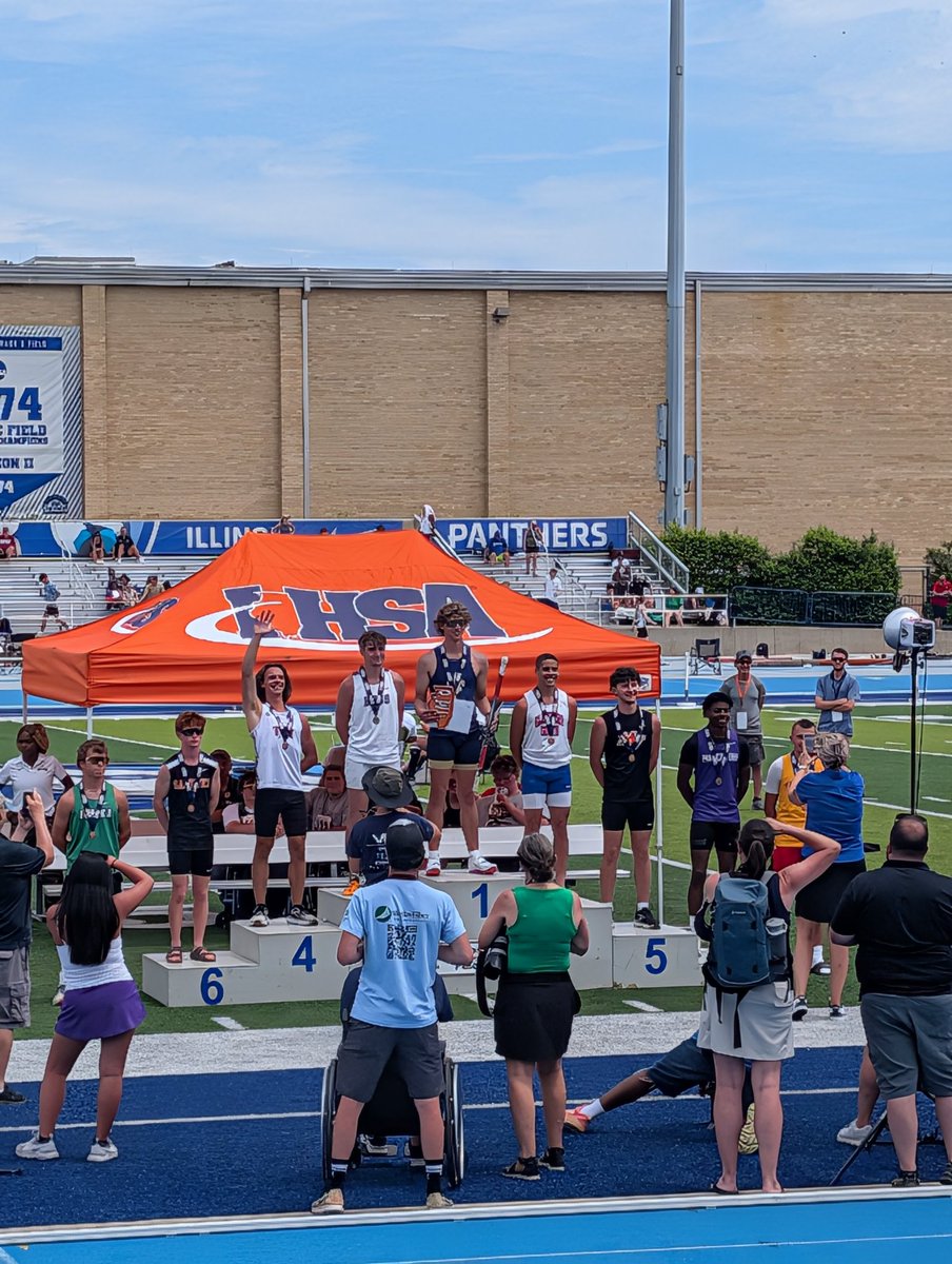 THS_trackfield's tweet photo. Pole Vault Finals
Zane Meier places 4th! 🏅15'01"! https://t.co/tjBHI0001g