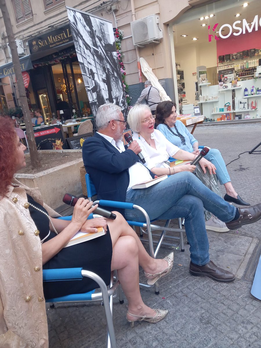 1emi1's tweet photo. Lui, Lei e L'amore 
Presentazione 
A piazzetta Bagnasco 
Palermo https://t.co/2qTrfB32ac