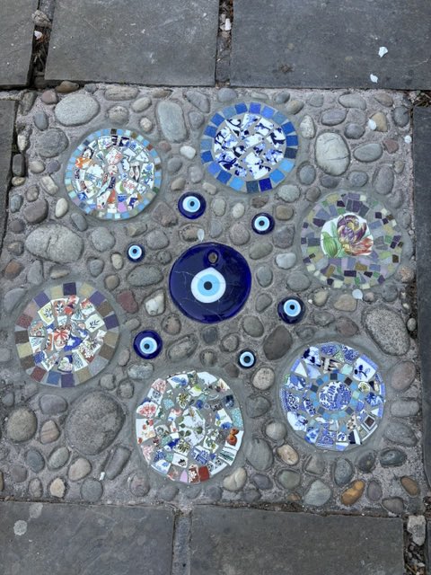 MariaStripling's tweet photo. Don’t miss the chance to buy a program, £6, to visit over 20 Gardens on Sunday 21st June in Didsbury. Live music, cakes, teas, Plants, fun for everyone. All for Charity.  @StAnnsHospice @pppdidsbury @DidsArtsFest https://t.co/dGmBnTMs76