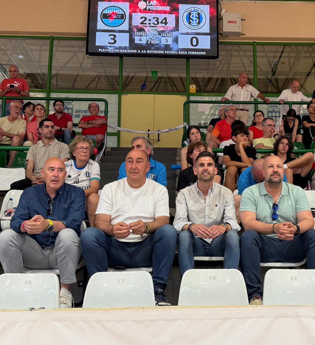 DipuSG's tweet photo. 👏Enhorabuena al @Segosala , que con un equipo repleto de jugadoras de la provincia ha conseguido una victoria muy importante para seguir en el playoff de ascenso
⚽️El presidente,Miguel Ángel de Vicente, y el diputado de Deportes, Óscar Moral, han querido apoyar al equipo https://t.co/aiIRMdLBX9