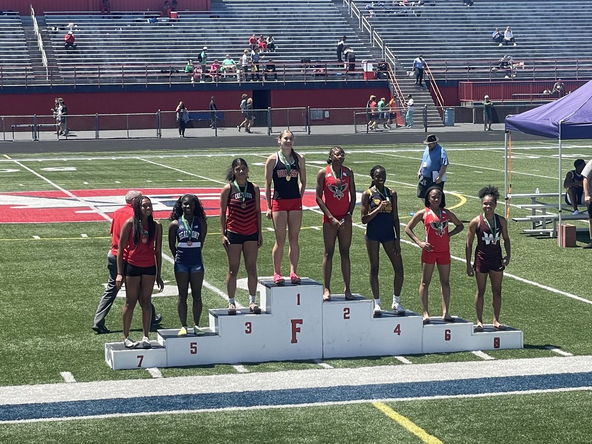 cwoodreddevils's tweet photo. It was a good day for girls track! 5 athletes made the podium - M. Sheridan, M. Gonzy, P. Seibold, J. Blasiole and L. Martini! Congrats to Blasiole and Martini who will compete in Columbus next weekend! https://t.co/z821v77Vv3