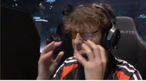 BonbonSenor's tweet photo. @GXD_JOSHY @kalasdmfn @MotorFN 🤣 https://t.co/zOswhBj2uC