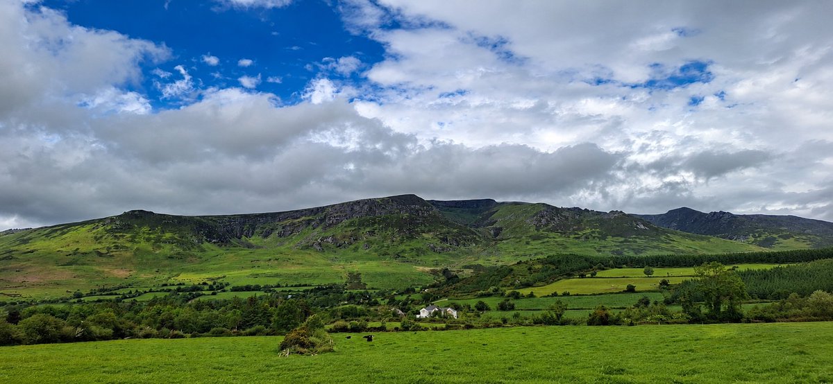 patrickkenealy's tweet photo. Not such a bad day for a cycle around the Comeragh Mountains, Co Waterford. @AimsirTG4 @ancienteastIRL @barrabest @deric_tv @DiscoverIreland @discoverirl @Failte_Ireland @welovewaterford @VisitWaterford @WaterfordPocket @WaterfordGrnWay @GoToIreland @DungarvanTIO @GoToIrelandUS https://t.co/U5S1NC7uaD
