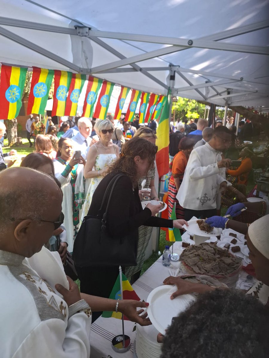 ETEmbassySTO's tweet photo. Africa Day 2026 celebrations continued on 29 May in Stockholm, where 22 African embassies showcased the continent’s rich diversity and heritage through a flag parade, cultural performances, cuisine, and a Diaspora Entrepreneurs’ Corner promoting business, culture, and exchange. https://t.co/Bh8zKEMxYY