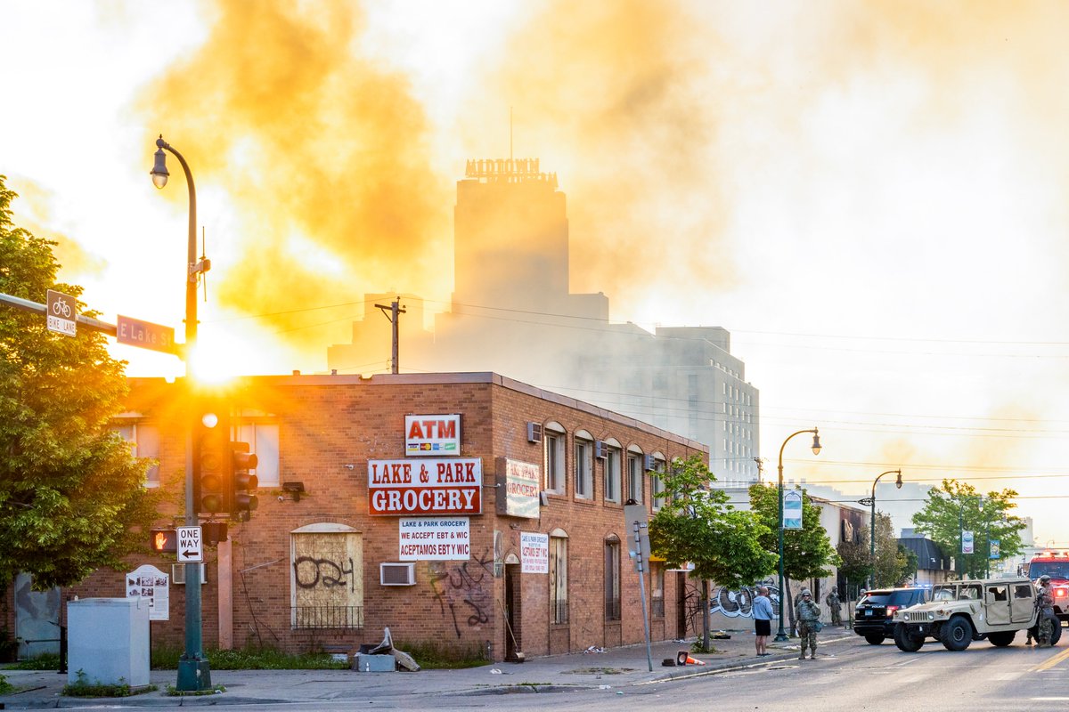 daviss's tweet photo. Sunrise on this day in 2020.

Lake Street &amp; Park Avenue, I-35W and Nicollet Avenue. 

Minneapolis May 30, 2020 https://t.co/m16odAQZPq