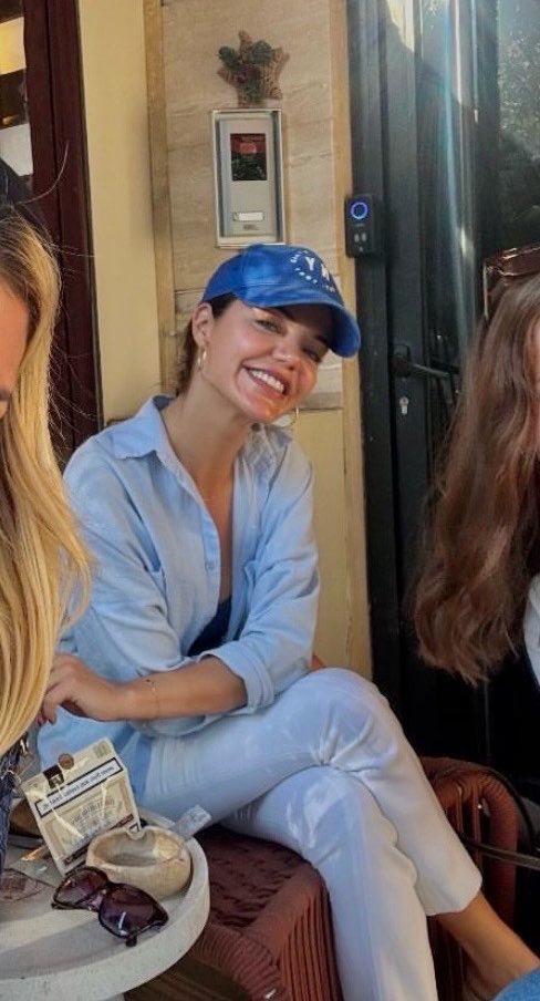 csangls's tweet photo. ma la bellezza??✨🥹🌺 #hilalaltınbilek https://t.co/E9GzouF10x