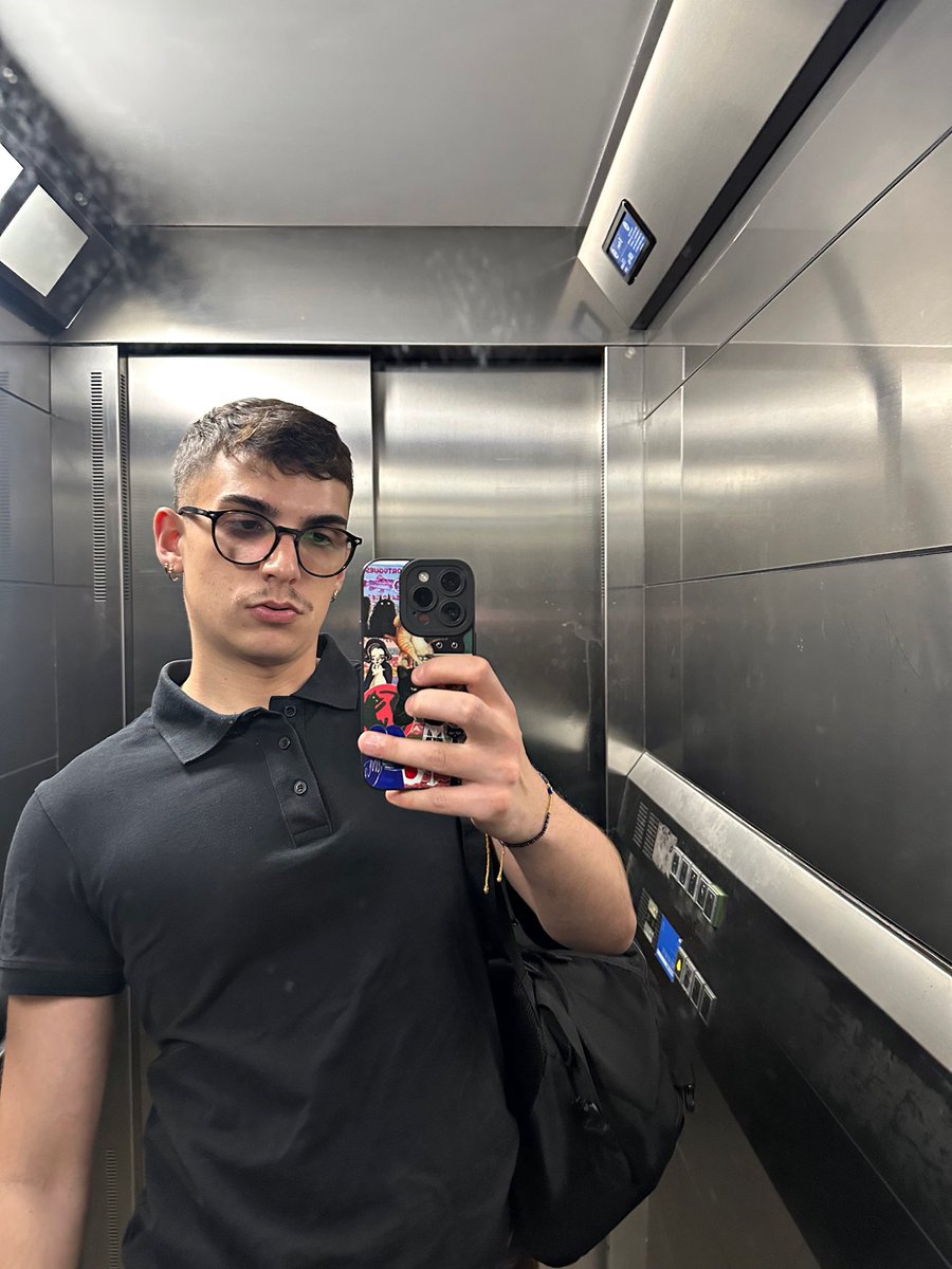 Hello It's me. tweet media