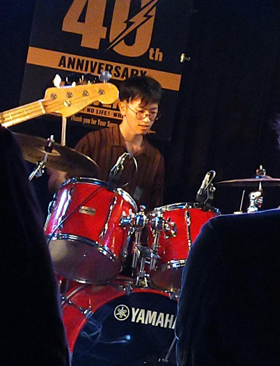 c_tokisaki0506's tweet photo. 寝るぞ〜！！

本日はザ・シリアルズと…
(初ライブおめでとうございます！✨️✨️) https://t.co/Rk1bhxXUL2