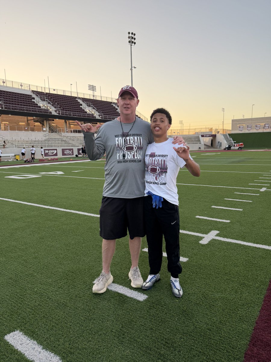 phoenixty13's tweet photo. had a great time at the wt camp yesterday thank you @SchroederKoby for inviting me and showing what i can do also ran a 4.41 40
@CoachJoshLynn @coachkbleil @BlakeCrandall https://t.co/8rJi7zMAIl