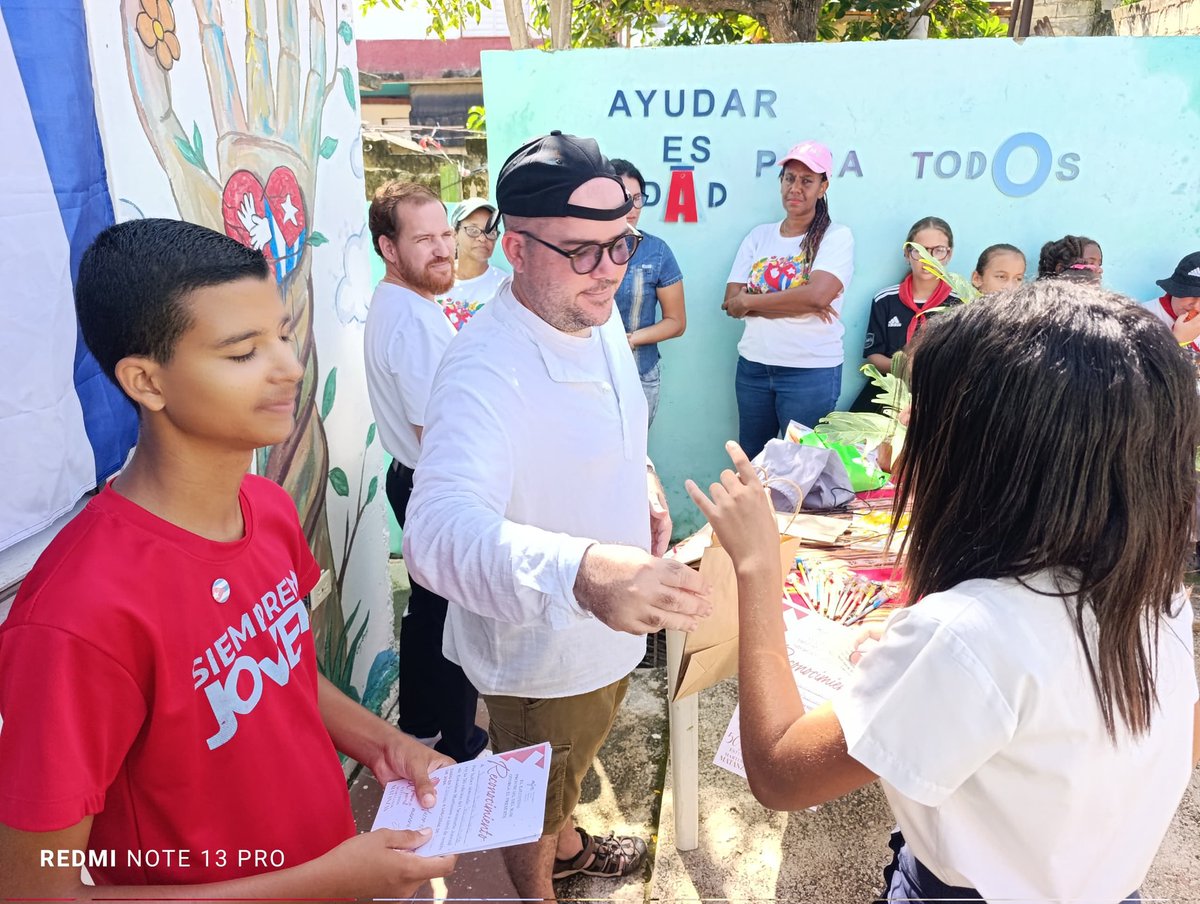 MJMMatanzas's tweet photo. 🌹🇨🇺❤️| La Casa Cultural Comunitaria de la Circunscripción 78, en el Municipio de Matanzas, se vistió de luz martiana para celebrar la entrega de premios a los participantes de la 50 Edición del #SJEM en su modalidad 📲 virtual/a distancia. https://t.co/HycXVkF9bN