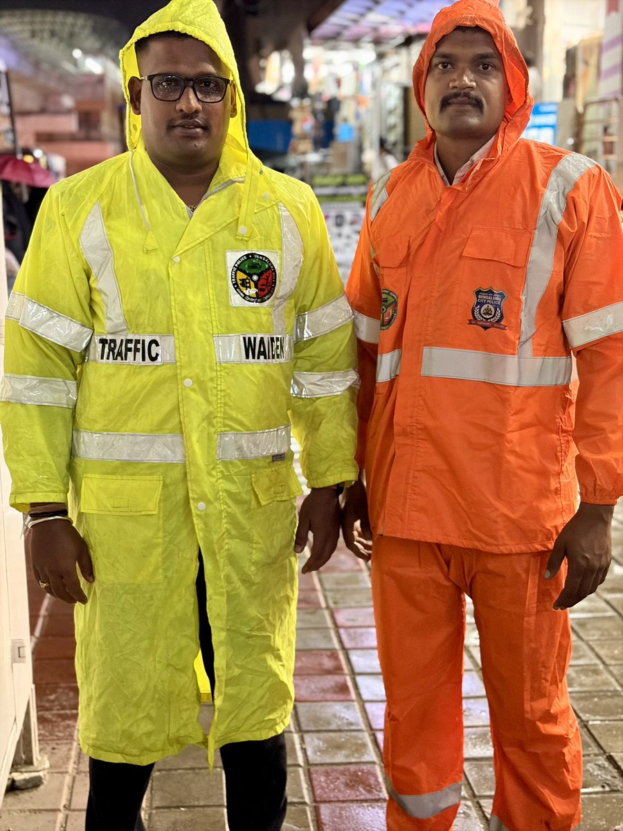 cchethan64's tweet photo. Today’s Traffic Warden duty at Konanakunte cross junction along with @kslayoutrfps for smooth flow of traffic 🚦👮‍♂️ @blrcitytraffic @Jointcptraffic @DCPSouthTrBCP @acpsouthtrf https://t.co/tM3poWkZBg