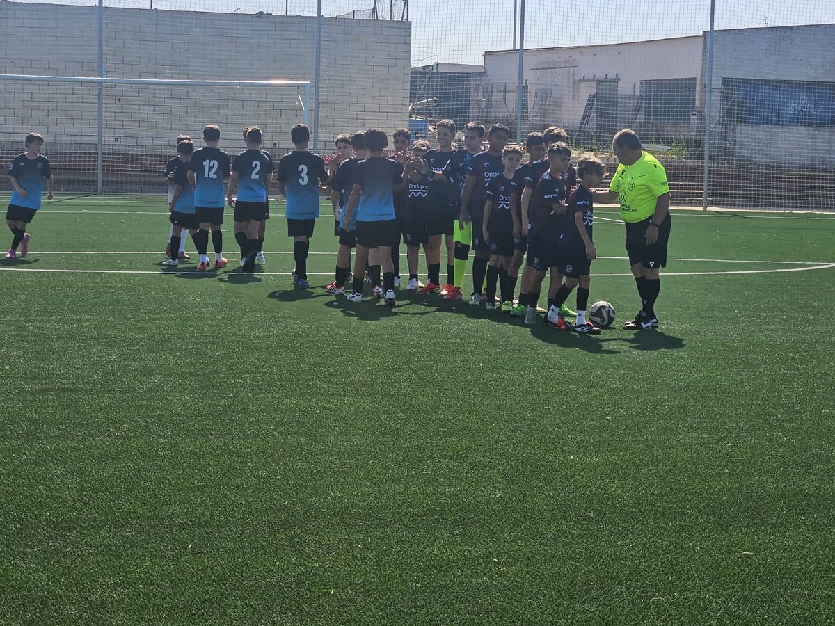 Merida_FA's tweet photo. 🏆 Torneo benéfico - Asociación ELA

✍🏽 Nuestros guerreros del #Alevin estuvieron hoy en torremejia para afrontar un torneo más. 

😉 Se acabó la liga, pero aquí no se deja de competir. 

#Futbolbase #Merida #MFA 🔵🟡 https://t.co/wYbuUsc7zq