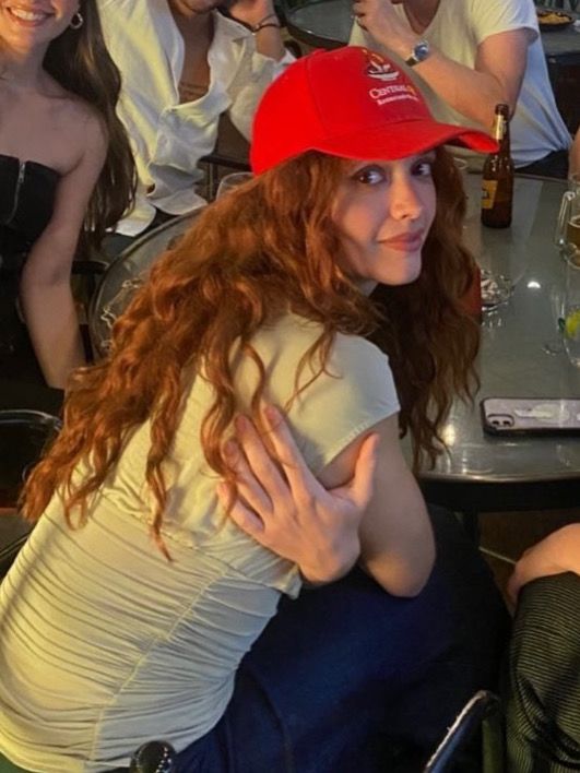 gamaldara's tweet photo. @haunted0clock Even worse, that hair actually belongs to Olivia and it's gorgeous https://t.co/vOJmeiZCKw