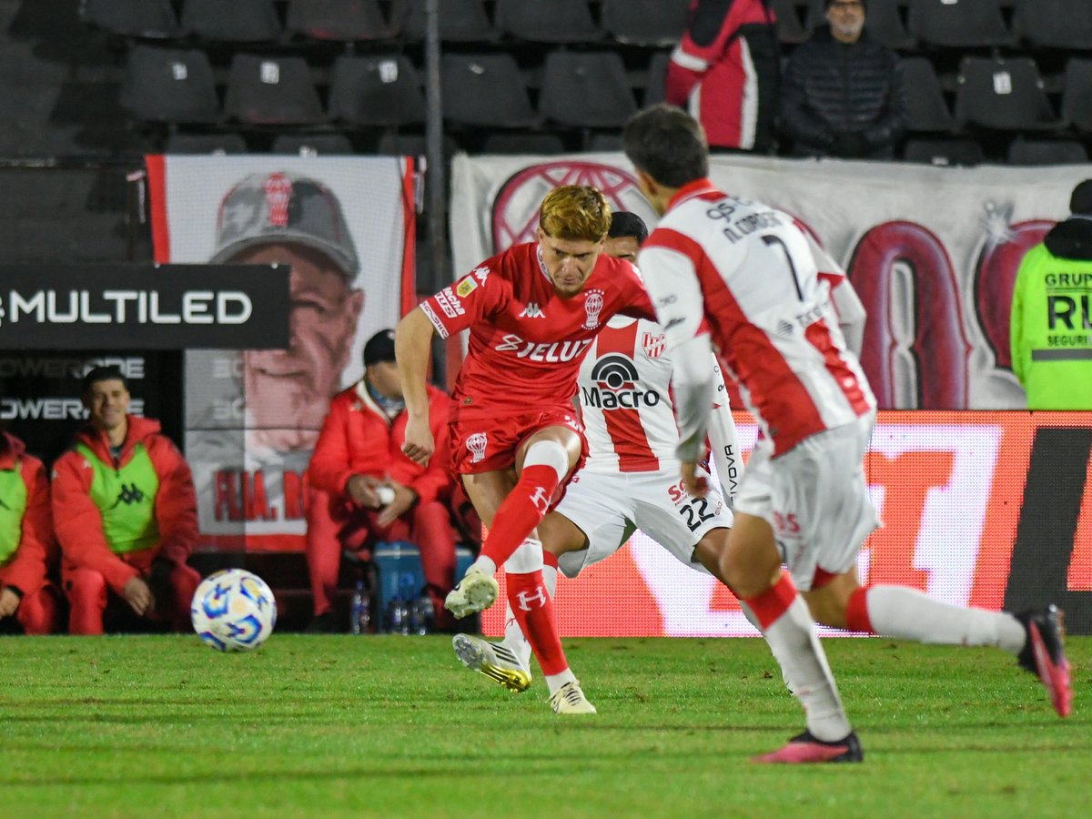 SEHuracan's tweet photo. 🏆¿Como le fue a #Huracán en 16vos de final de Copa Argentina en las últimas ediciones?

✅ 2023: Vs Instituto (2-0), con goles de Mazzantti y Guato.

✅ 2024: Vs Platense (0-0) y triunfo 4-3 por penales.

✅ 2025: Vs Instituto (0-0) y triunfo 3-2, también por penales. https://t.co/VlQrXkYBcb