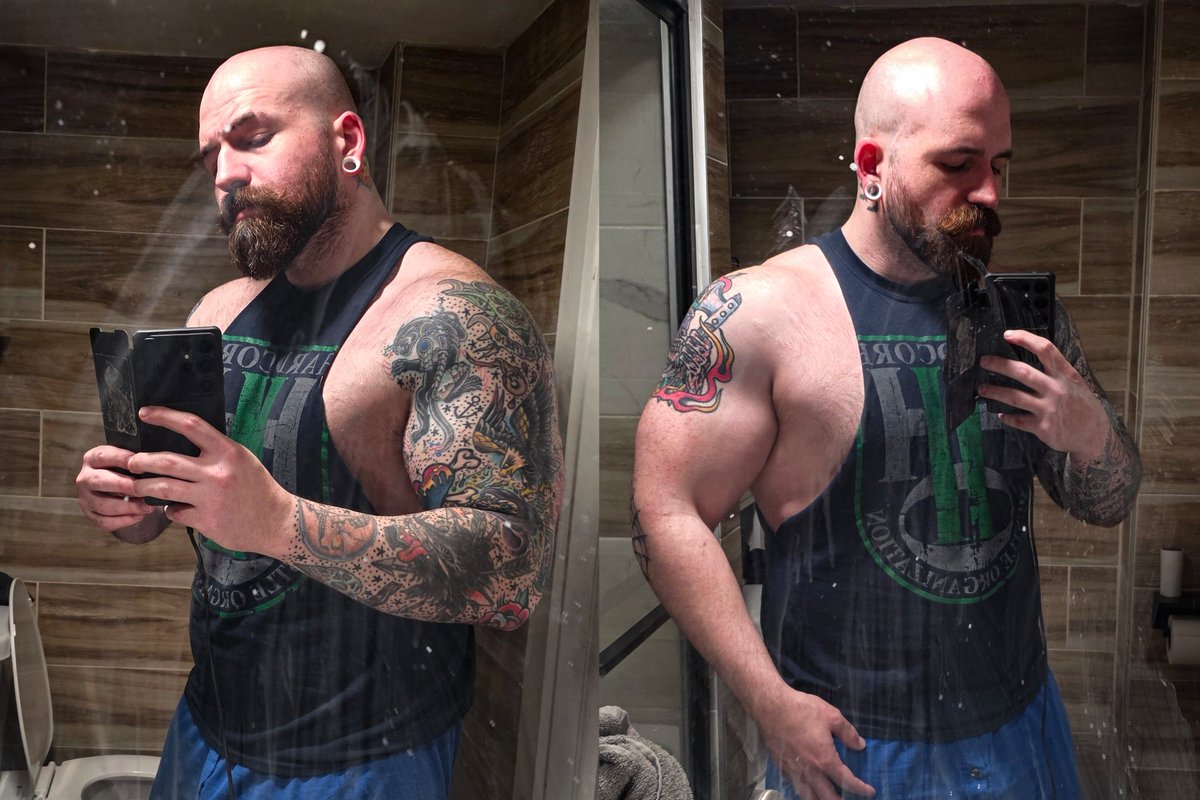 BamSullivan's tweet photo. Quick workout before the @NYWCWRESTLING Rumble tonight!

Gotta be strong AF to toss 20 dudes over the top.

We know their pre-match workout is eating Doritos (3 sets of 12 bites) so we should be just fine!

Live at 7pm in Deer Park, NY.
Don't comment on my dirty mirror. https://t.co/PfxD81VoFY