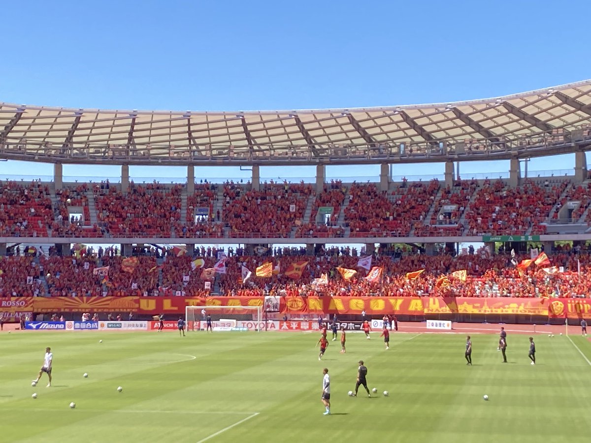arata_lanigiro's tweet photo. 今日の青。名古屋グランパスに2-2でドロー。前半立ち上がりに先制するも、直ぐに追いつかれそのまま折り返し後半へ。終盤に追加点で突き放すが、ATに再び追いつかれ…真夏日のアウェイ、矛と盾のプレーオフラウンド第1戦はタフな闘いに。来週のホームで百年構想リーグを勝って終わろう！共闘。 #zelvia https://t.co/XPTDbGs58D