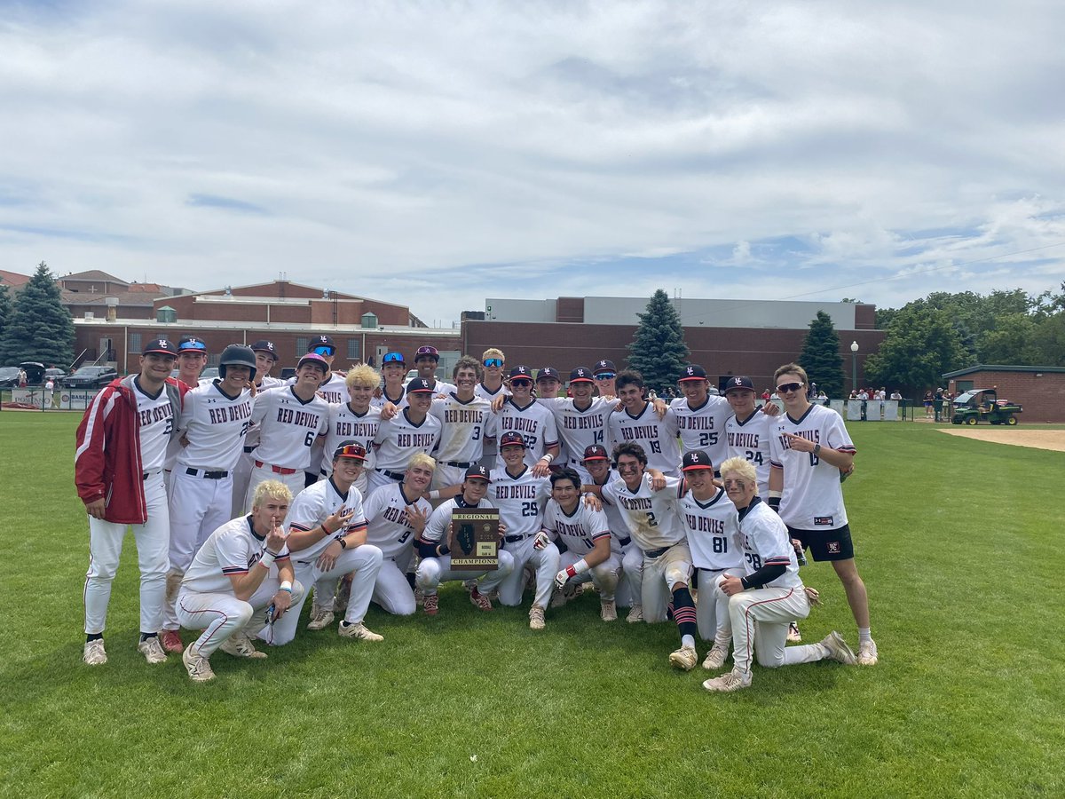 HCReddevilBB's tweet photo. Regional Champs! https://t.co/NjjHtIcis8