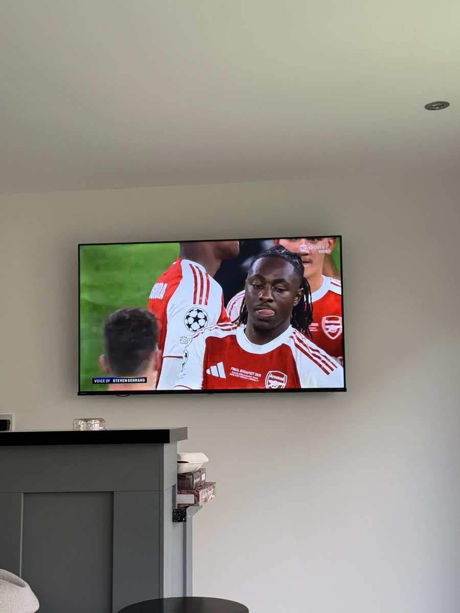 Spartichet's tweet photo. Hahaha get fucking in there PSG! Fuck the anti-football LEGO headed prick brigade! Why would you put your centre back up for penalty no5! 🤣🤣🤣👏🏻👏🏻👏🏻 https://t.co/g0p7VcHBAW