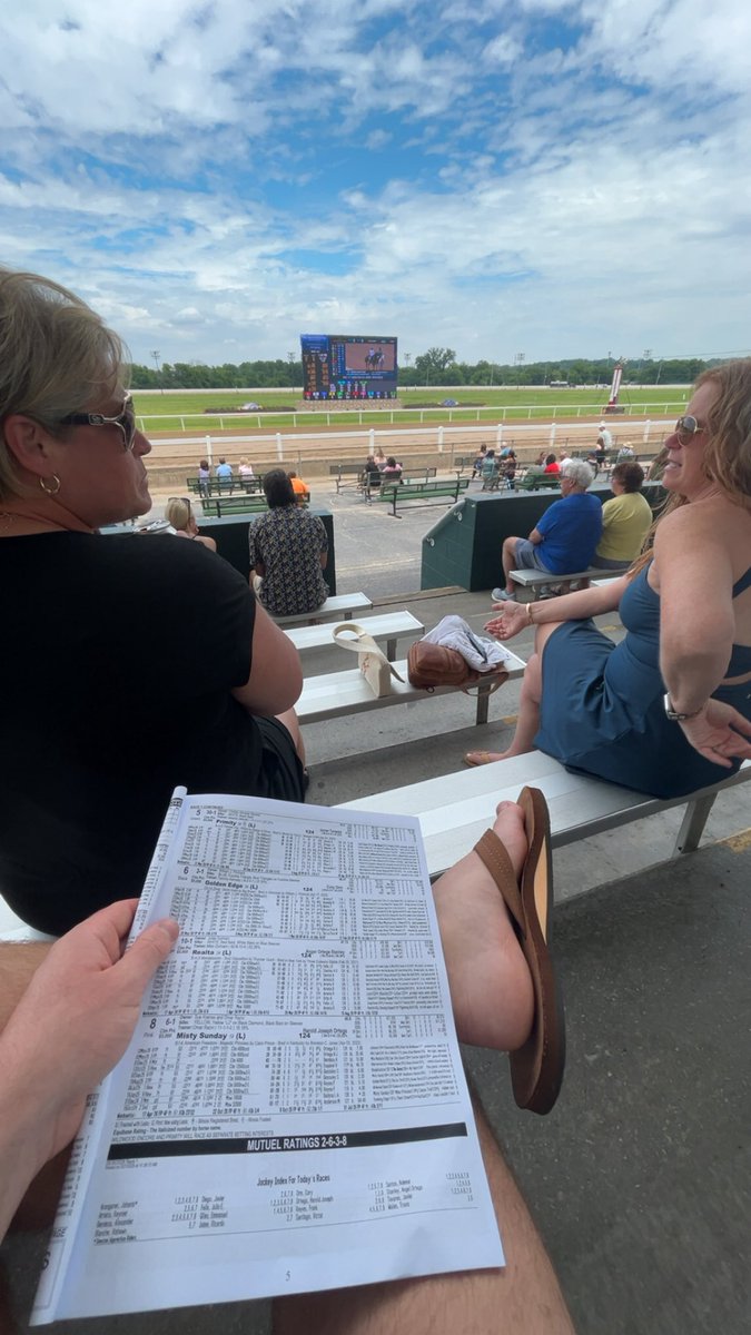 Fredsmith0158's tweet photo. Prize picks wasn’t doing it anymore, welcome to the real show #expandhorseraces https://t.co/KwOWJFyrzO