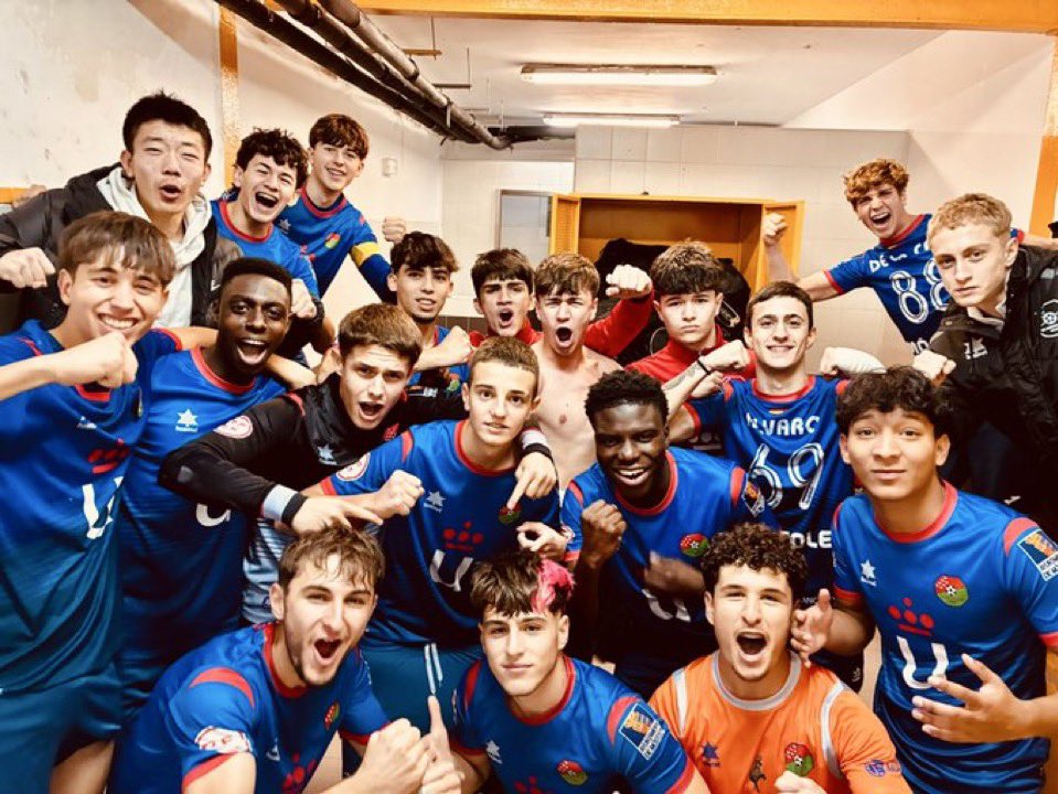 JuvenilDH's tweet photo. 📝 CRÓNICA 📝

El 🔵🔵 Móstoles U.R.J.C. gana al campeón y mantiene su opciones de 📈 ascenso para la última jornada 

🔗 https://t.co/pqaTjQ5E1v

#JuvenilDH👟 #LN12🏆 #VamosMiMóstoles #HalaMadrid https://t.co/vG6YzxhV9z