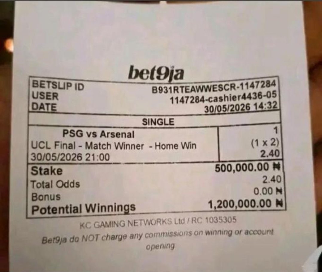 Oxdaveee's tweet photo. congratulations to PSG 

but first say congratulations to Dave 🤭

gambling did😹😹 https://t.co/PQ2IBiWGil