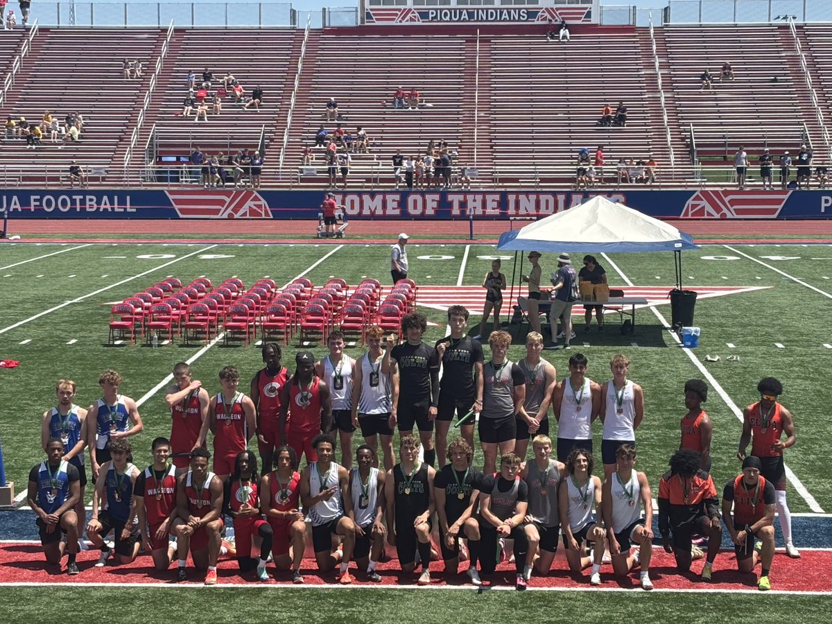 AustinWade_'s tweet photo. 4x100 team going to states at Ohio State University
@Coach_Epage @ToledoCCHS_FB @coachdempsey3 @CoachRyanBrown1 https://t.co/jYyfT92FHC