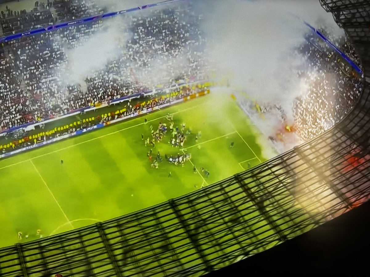 ccarrillo1975's tweet photo. París, Bicampeón de la UEFA Champions League https://t.co/9qrVMGxOr7