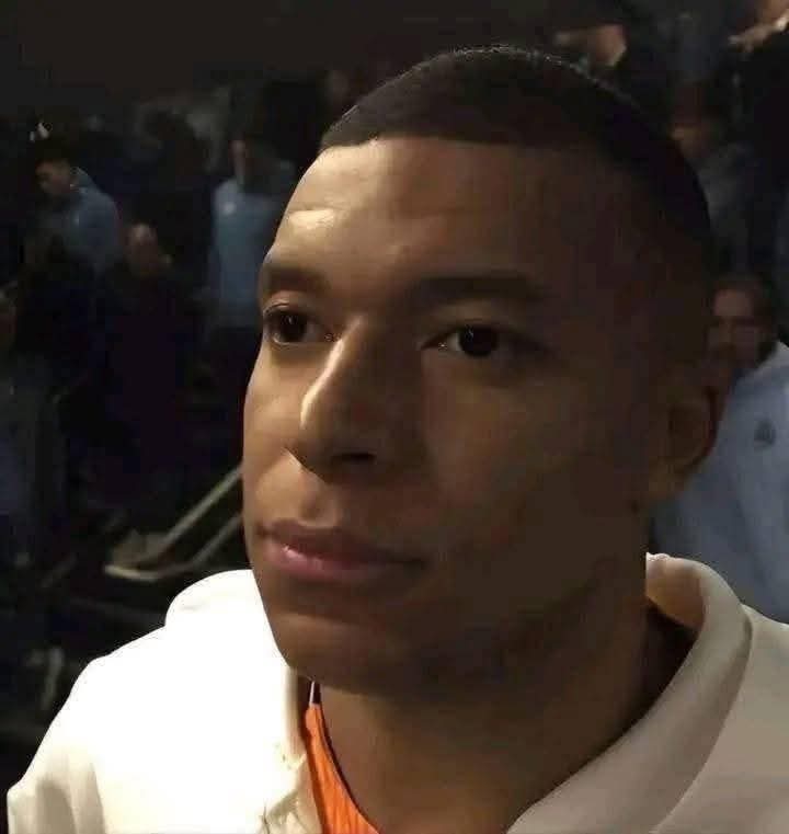 tdtvhn's tweet photo. Mbappé viendo que se fue al Real Madrid para ganar la Champions y el PSG la ganó dos veces seguidas sin él. https://t.co/B7R4DUqSxQ