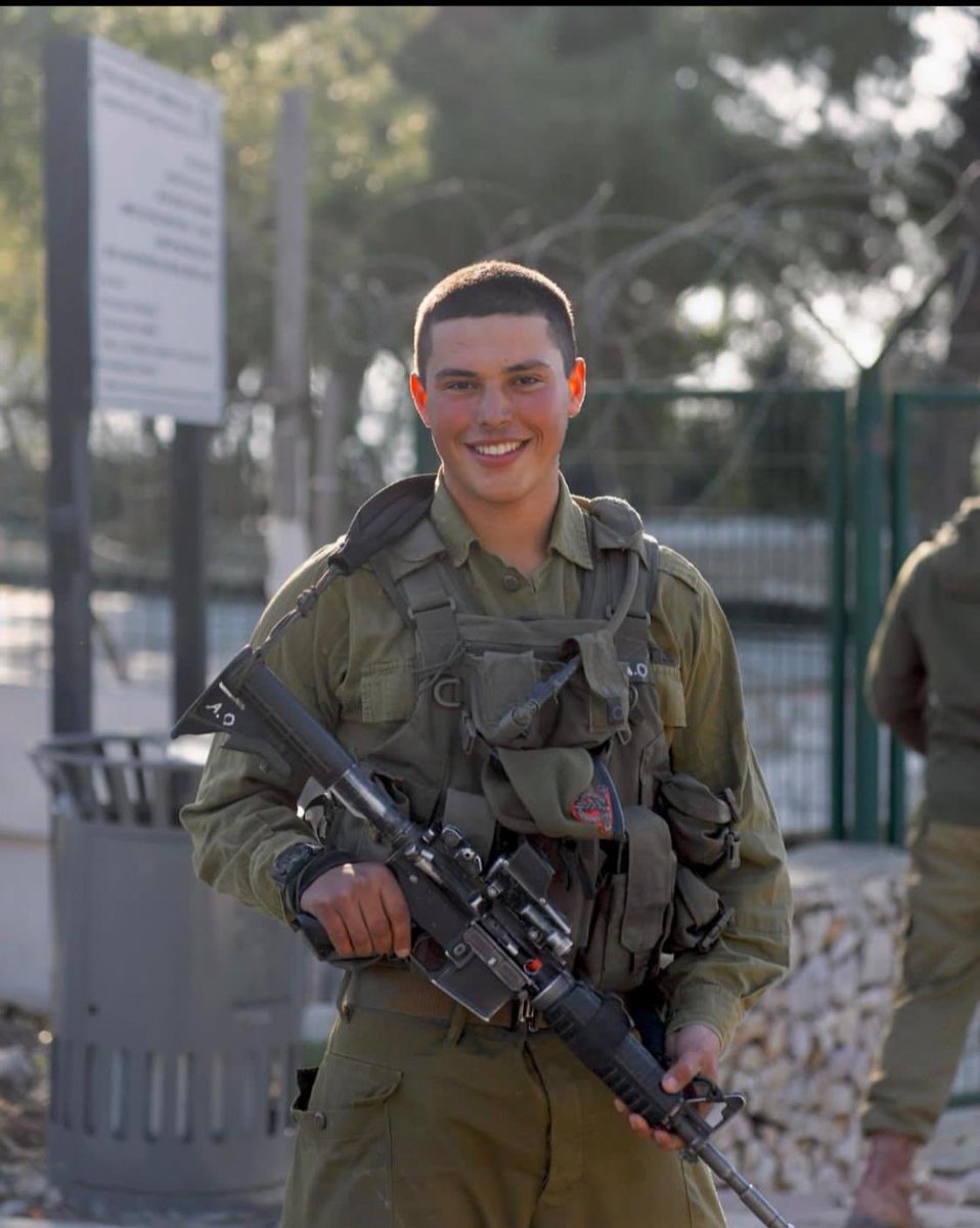 shlomopolak580's tweet photo. הלוחם הגיבור אריאל אוחנה נפל בקיבוץ בארי ב8.10.23
אריאל הגיבור היה אמור לחגוג היום יום הולדת.
שתפו לזכרו של אריאל אוחנה גיבור ישראל!! https://t.co/DGdd6PiZ9L