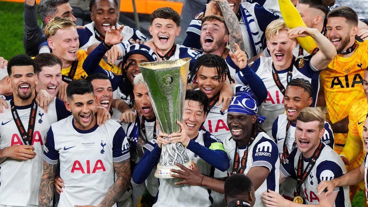 lesliespurs's tweet photo. i can proudly say my beautiful club has won a european trophy https://t.co/juIdHf1Gph