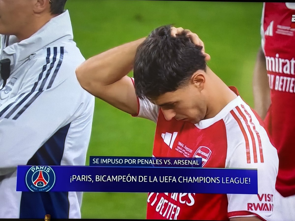 ccarrillo1975's tweet photo. El Arsenal perdió en penales ante el Paris, quien fue más efectivo en sus definiciones https://t.co/dnFY1cZKGe