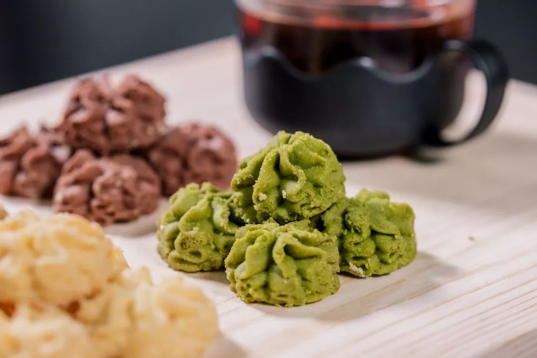 wilkslea's tweet photo. Just shared a box of matcha cookies with my coworkers—they instantly became the office’s new favorite!  Green tea vibes hit different here. https://t.co/E6gfCYC5J9