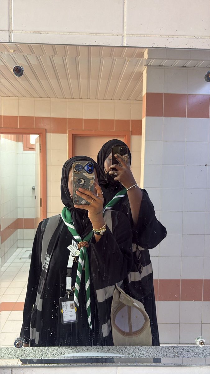 n2003n24's tweet photo. وفي ختام موسم الحج، نحمد الله على تمام النعمة والتوفيق، ونفخر بما قدمناه من خدمة لضيوف الرحمن. كانت أيامًا مليئة بالعطاء والتعاون والأخوّة، ستبقى ذكرياتها راسخة في القلب. #حج_١٤٤٧هـ 
#الكشافه_السعودية @BHRTTANMYH1438 
#خدمة_ضيوف_الرحمن كانت رحلة عطاءٍ لا تُنسى، نسأل الله القبول. https://t.co/NM7AaLqtAP
