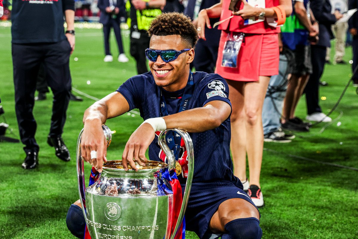 MAZI OF BARCELONA 💙❤️ tweet media