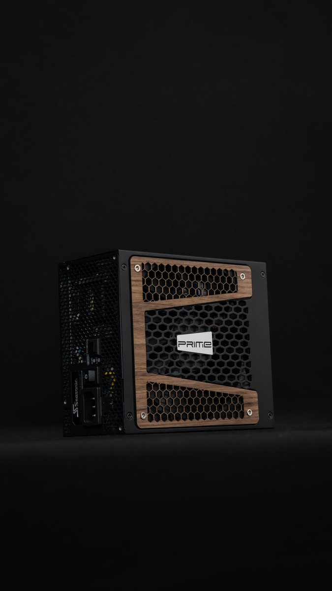 Aguel_design's tweet photo. Walnut upgrade for Seasonic Prime. What do you think? 
Black+walnut is my favorit combo 😍
@Seasonic https://t.co/V2Ung0oi4I