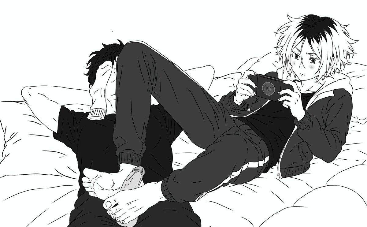 TheFreakiestBud's tweet photo. Haikyuu!! Week Last Day:

Kenma is a pro gamer, he can handle two controllers at the same time 👀.

#feetfetısh #footfetısh #feet #male #footjob #art #nsfw https://t.co/QQvKEsY9pa