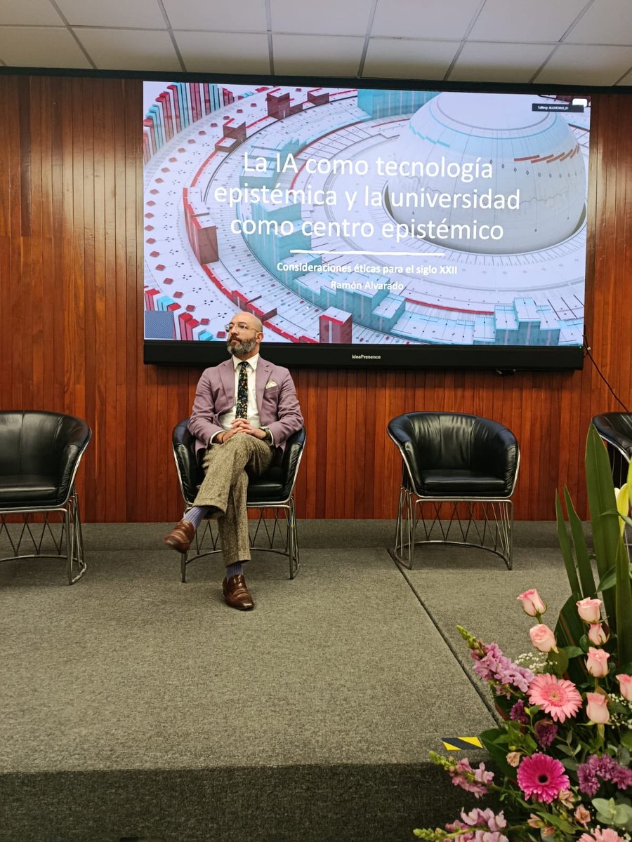 ramonalvaradoq's tweet photo. I was invited to Mexico City to talk abt AI and the University. I focused on ethical considerations for the 22nd century. Beyond harm mitigation, AI ethics needs to start asking civilizational questions. Beyond what students lose, we must also ask abt loss to knowledge-creation. https://t.co/GFRBaHBky9