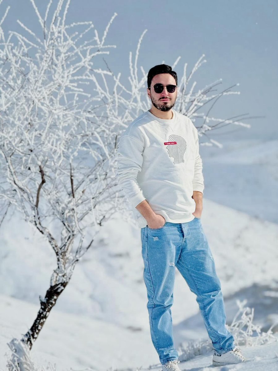 moeinnajafii's tweet photo. #مرتضی_عطایی فراموشمون نشه. 
جوان ۲۶ ساله بجنوردی که به اتهام خرید و فروش کانفیگ و شرکت در اعتراضات و چهلم جاویدنامان از فروردین ۱۴۰۵ در بازداشت وزارت اطلاعاته و ویدیو اعتراف اجباریش هم پخش کردن.
جان مرتضی در خطره. https://t.co/gOi8eg0l71