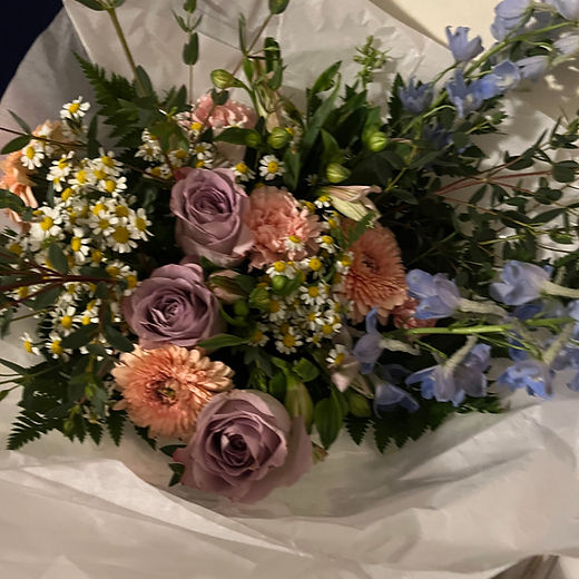 bubblesarah's tweet photo. What an amazing service Connielousblooms is about to launch! Floral subscription boxes https://t.co/oKzLzTUSyk https://t.co/abQUXBomLQ