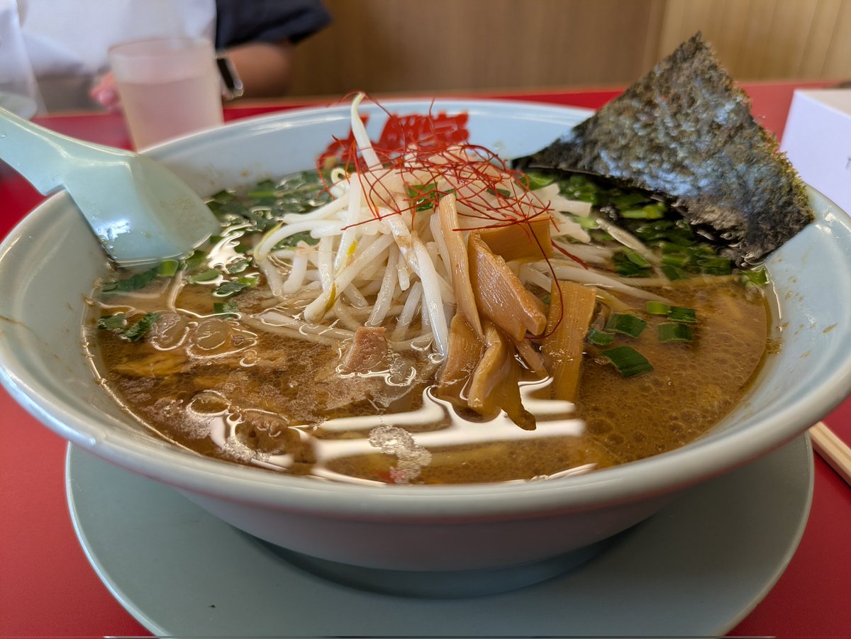RB285458's tweet photo. 今日の朝メシ　ラーメン山岡家 柏店　豚バラなんこつラーメン🍜　980円😁😁😁😁😁 https://t.co/rcbMh58UcC