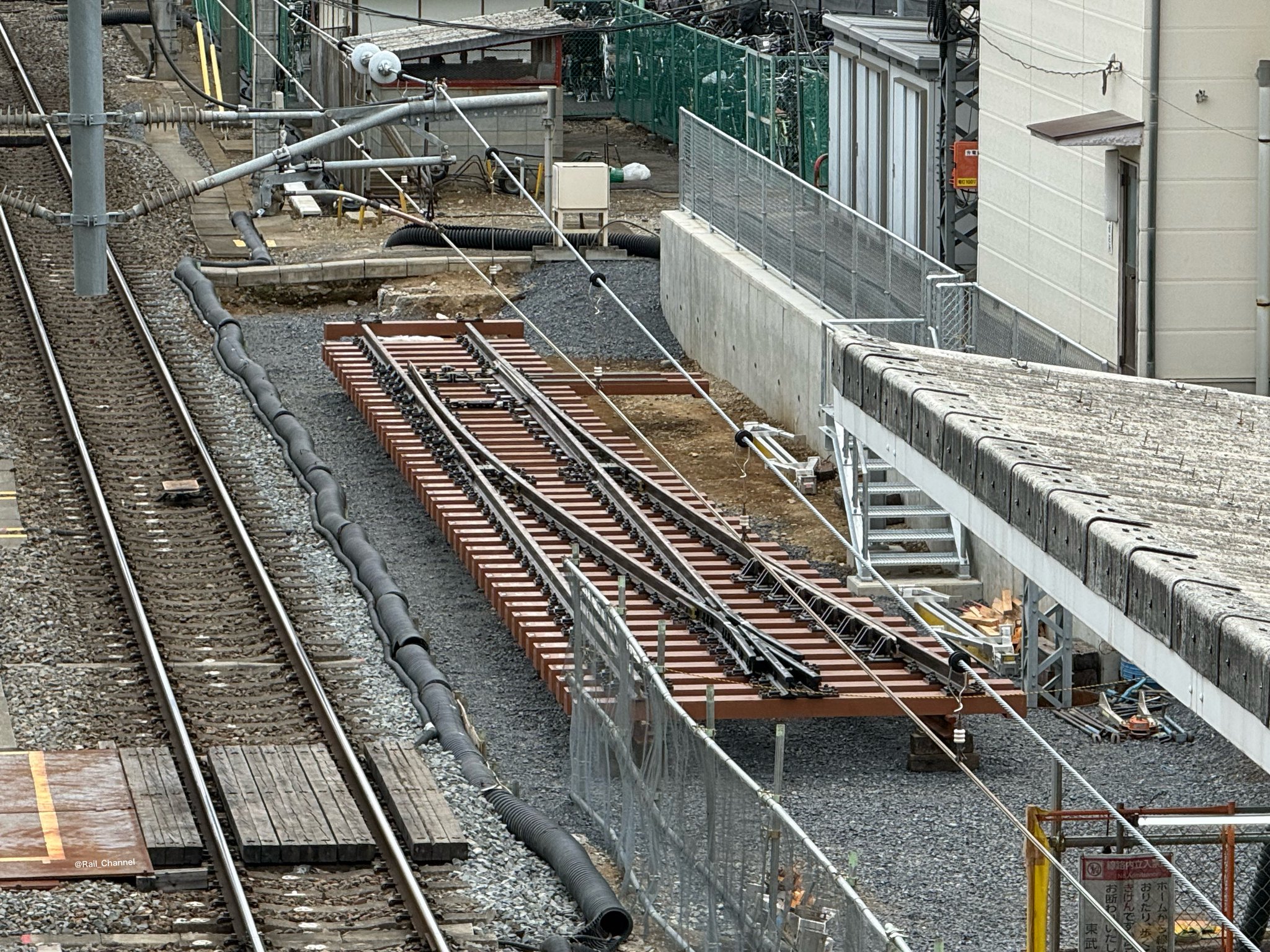 鉄道グッズ　駅開業時使用　ロープパーテーション HJm-cX6acAAtLFY.jpg:large