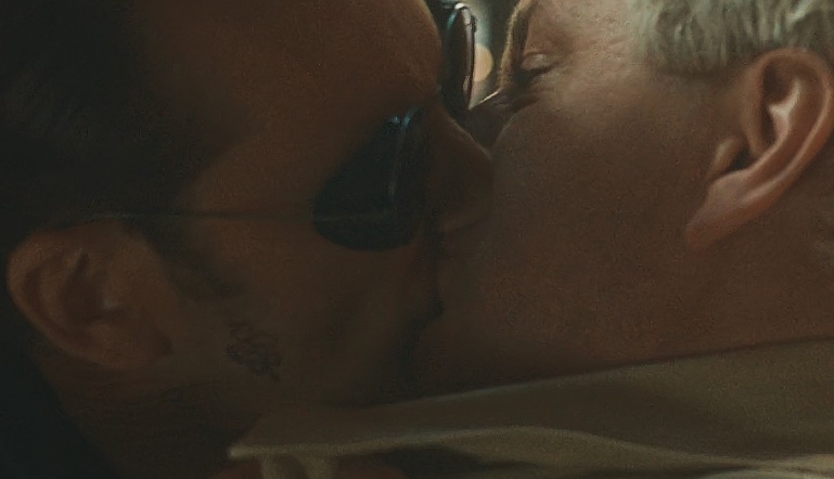 OralOriented's tweet photo. @0space0_____ Hm... Unfortunately Michaiel's lips right under David's  nose - not on his lips. Just look closer: https://t.co/x8uNyTUBAF