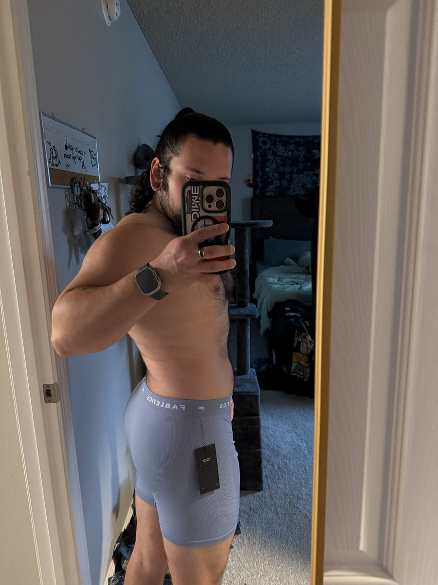 mateoconchas's tweet photo. Leg day felt good😙🫶🏽. My new underwear look good after a nice pump🥵 https://t.co/gNiONWFuAN