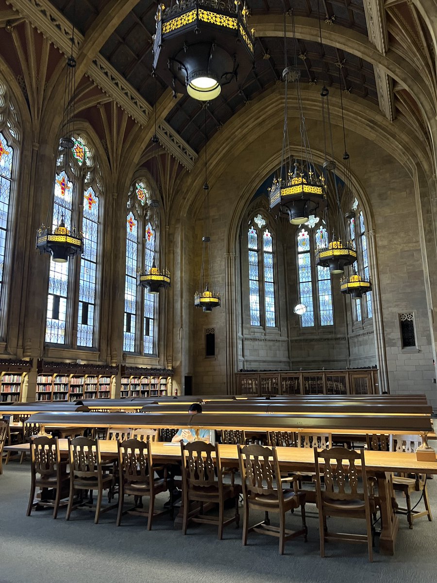 almiracalie's tweet photo. Numpang baca buku di Hogwarts 🪄 it feels so magical 🥹😭😭
📍Suzallo and Allen Library, University of Washington https://t.co/vzzeLdmnNZ