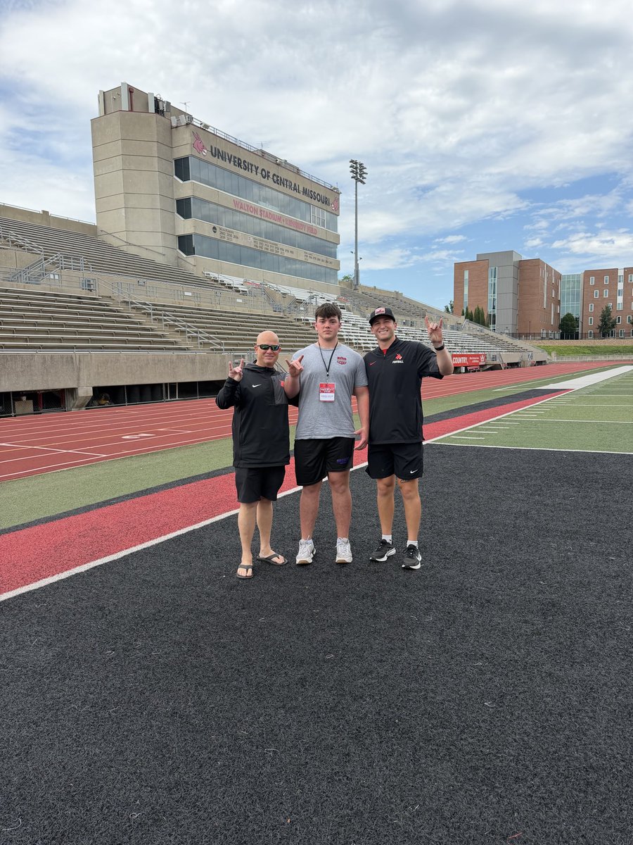 brooksbayer2027's tweet photo. I had an awesome visit today at @UCMFootballTeam ! Thank you for the great hospitality on the visit @CoachWrightD @JoshLamberson @Coach_Hormann ! https://t.co/a3P7bpyNv2