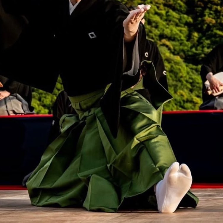 tabigarasuX's tweet photo. 白足袋の裏の汚れ https://t.co/JxVSKT9drQ