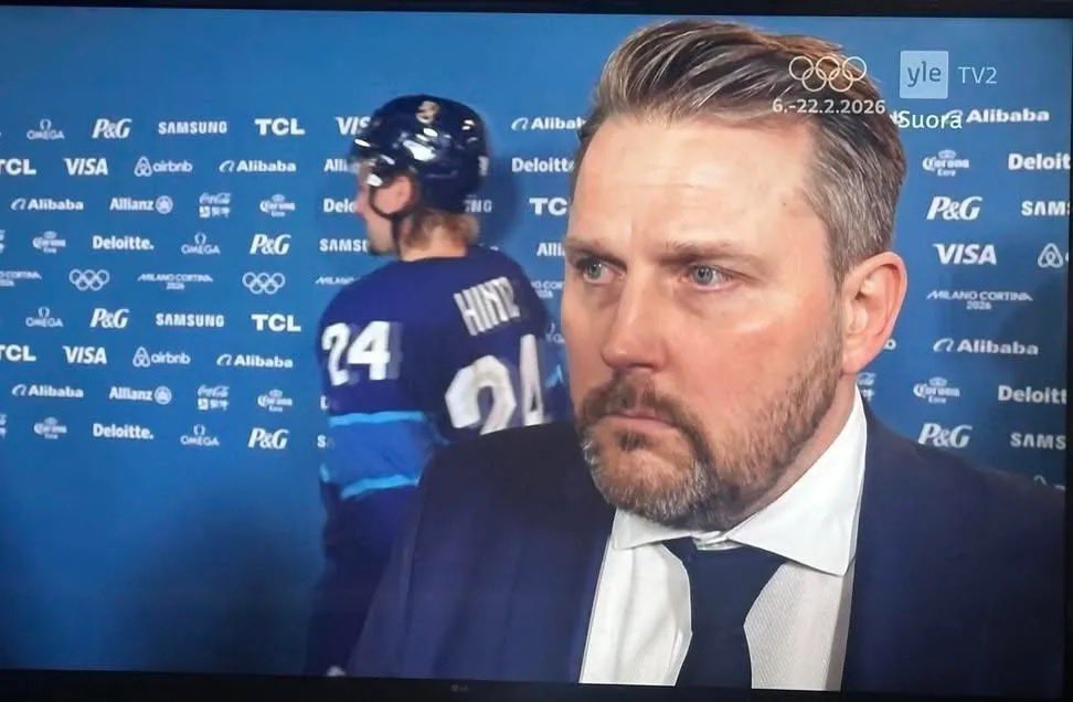 funnyaspuck's tweet photo. Finnish coach celebrating the victory over Canada. 😂

 📲 Follow 👉 @funnyaspuck 

#Hockey #NHL #IIHF https://t.co/qfUgkLqdqJ