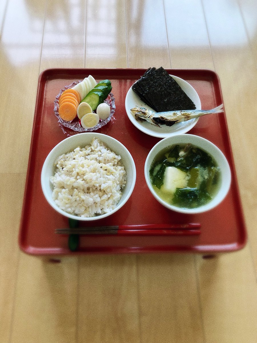 草冠に月 tweet media