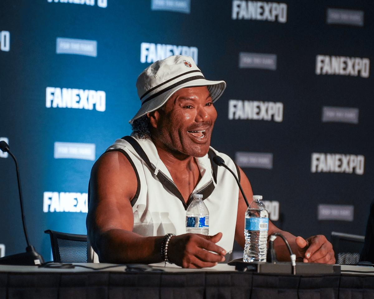 fanexpodenver's tweet photo. That's a wrap for Day 3 🎬 Tune in tomorrow for another exciting day of panels, cosplay, and fandom fun. 

Which panel was your favorite that you caught today?

#FANEXPODenver #Denver #Celebrities #Panels #ThingsToDoDenver https://t.co/CUsre7gVgJ